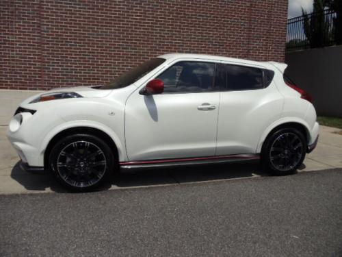 Photo Image Gallery & Touchup Paint: Nissan Juke in Pearl White (QAB)