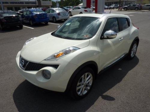 Photo of a 2011-2012 Nissan Juke in White Pearl (paint color code QX1)
