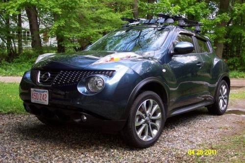 Photo of a 2011-2014 Nissan Juke in Graphite Blue (paint color code RAQ)