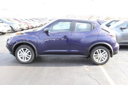 Photo of a 2015-2017 Nissan Juke in Cosmic Blue (paint color code RBR)