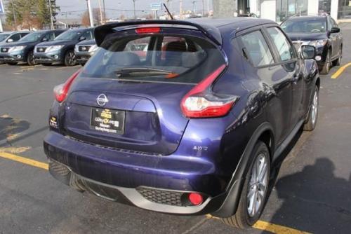 Photo of a 2015-2017 Nissan Juke in Cosmic Blue (paint color code RBR)