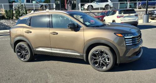 Photo of a 2025-2027 Nissan Kicks in Canyon Bronze Metallic (paint color code YEY)