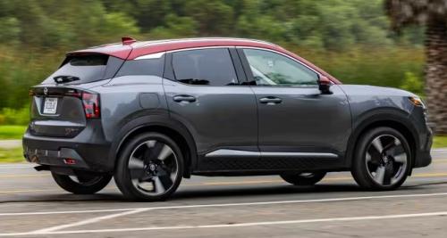 Photo of a 2025-2027 Nissan Kicks in Scarlet Ember Tintcoat on Gun Metallic (paint color code XLC)