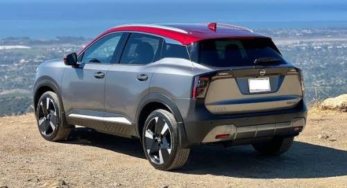 Photo of a 2025-2027 Nissan Kicks in Scarlet Ember Tintcoat on Gun Metallic (paint color code XLC)