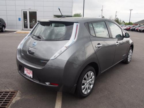 Photo Image Gallery & Touchup Paint: Nissan Leaf in Gun Metallic (KAD)