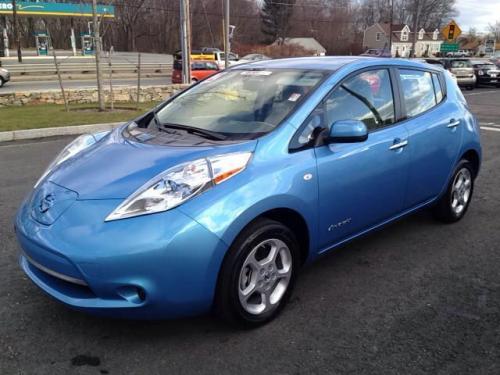 Photo of a 2011-2014 Nissan Leaf in Blue Ocean (paint color code RAT)