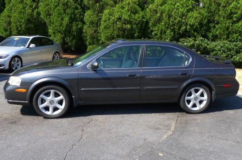 Photo of a 2000-2003 Nissan Maxima in Gray Lustre (paint color code KV3)