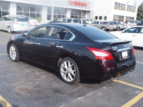 Photo Image Gallery & Touchup Paint: Nissan Maxima in Crimson Black (GAD)