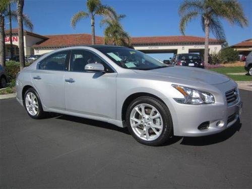 Photo of a 2011-2014 Nissan Maxima in Brilliant Silver (paint color code K23)