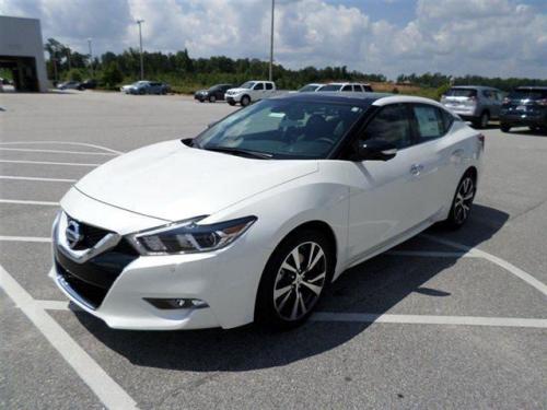 Photo of a 2016-2023 Nissan Maxima in Pearl White Tricoat (paint color code QAB)