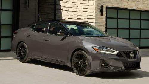 Photo of a 2021 Nissan Maxima in Super Black on Ruby Slate Gray Pearl (paint color code XGS)