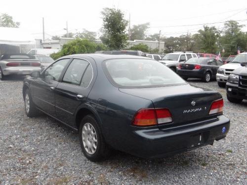 Photo of a 1997-1999 Nissan Maxima in Sage Mist Green (paint color code FS0)