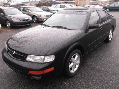 Photo of a 1995-1999 Nissan Maxima in Super Black (paint color code KH3)