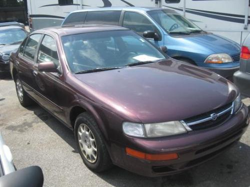 Photo of a 1997-1998 Nissan Maxima in Rosewood (paint color code LS5)