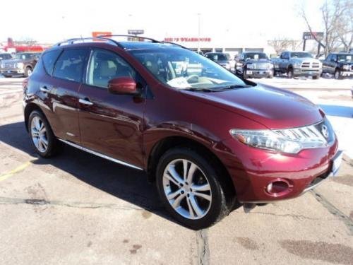 Photo of a 2009-2012 Nissan Murano in Merlot (paint color code AX5)