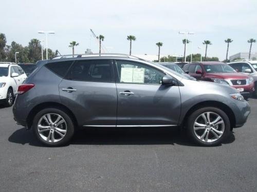 Photo of a 2013-2014 Nissan Murano in Gun Metallic (paint color code KAD)