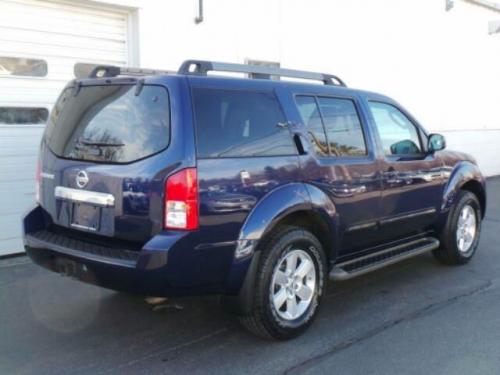 Photo of a 2010 Nissan Pathfinder in Navy Blue (paint color code RAB)