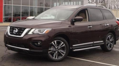 Photo of a 2019-2020 Nissan Pathfinder in Mocha Almond Pearl (paint color code CAS)