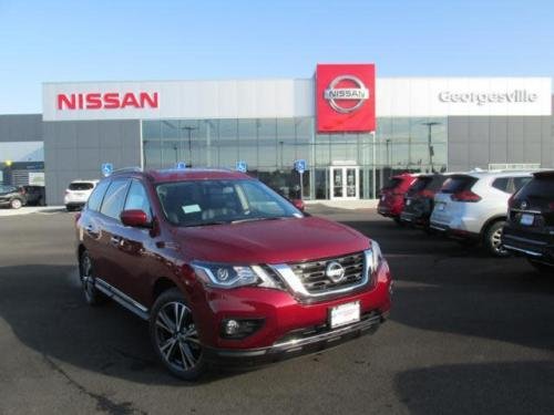 Photo of a 2018-2020 Nissan Pathfinder in Scarlet Ember Tintcoat (paint color code NBL)