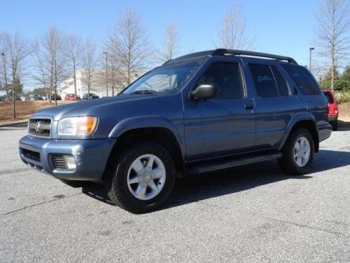 Photo of a 1999-2002 Nissan Pathfinder in Bayshore Blue (paint color code BV6)