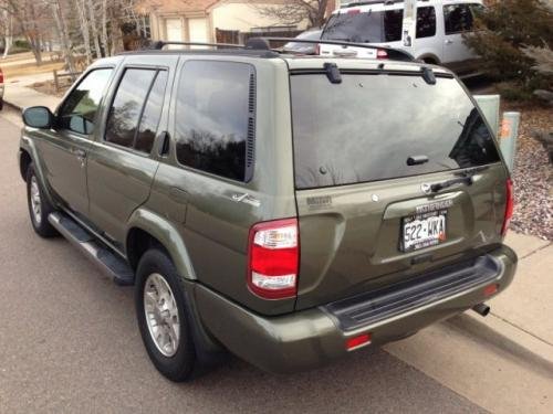 Photo of a 2004 Nissan Pathfinder in Canteen (paint color code D13)