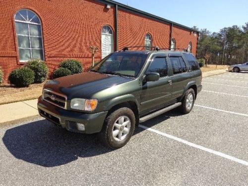 Photo of a 1999-2000 Nissan Pathfinder in Sequoia Green Metallic (paint color code JV0
