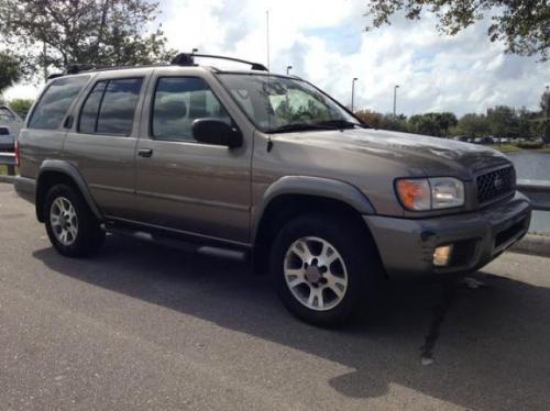 Photo Image Gallery & Touchup Paint: Nissan Pathfinder in Bronzed Gray ...