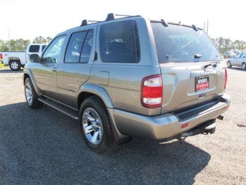 Photo of a 2003-2004 Nissan Pathfinder in Polished Pewter (paint color code KY2)