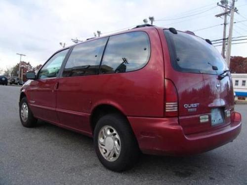 Photo of a 1996-1998 Nissan Quest in Sunset Red (paint color code 9P4)