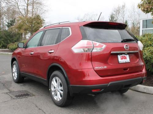 Photo Image Gallery & Touchup Paint: Nissan Rogue in Cayenne Red (NAH)