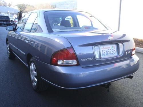 Photo of a 2000 Nissan Sentra in Deja Blue (paint color code BT1)