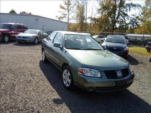 Photo of a 2005-2006 Nissan Sentra in Jaded (paint color code D23)