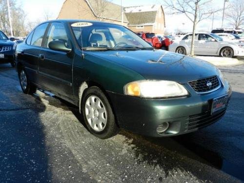 Photo of a 2000-2001 Nissan Sentra in Jaded (paint color code DW2)