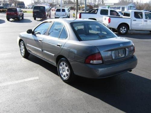 Photo of a 2000-2001 Nissan Sentra in Granite (paint color code KV1)