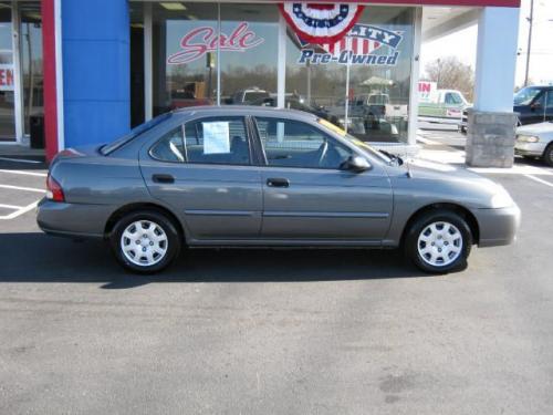 Photo of a 2001 Nissan Sentra in Granite (paint color code KV1)