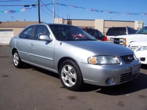 Photo of a 2002-2004 Nissan Sentra in Molten Silver (paint color code KY4)