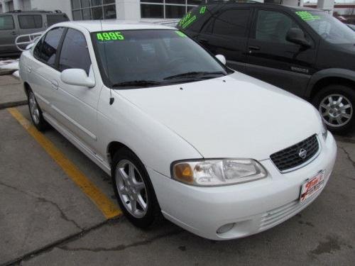 Photo of a 2000-2001 Nissan Sentra in Avalanche (paint color code QT1)