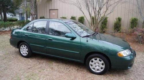 Photo of a 2002 Nissan Sentra in Mystic Green (paint color code Z13)