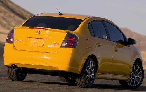 Photo of a 2007-2008 Nissan Sentra in Solar Yellow (paint color code EW3)