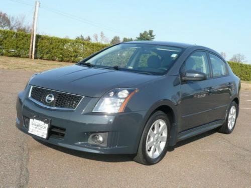 Photo of a 2009 Nissan Sentra in Midnight Sky (paint color code KAN)