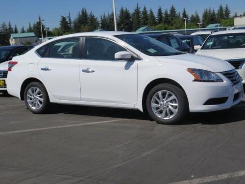 Photo of a 2015-2019 Nissan Sentra in Fresh Powder (paint color code QM1)