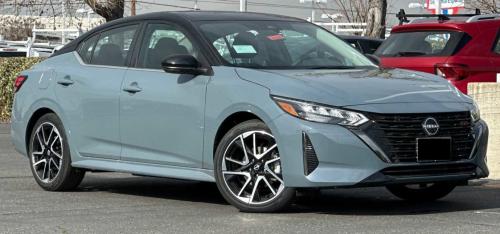 Photo of a 2024 Nissan Sentra in Super Black on Atlantic Gray Metallic (paint color code XKY)