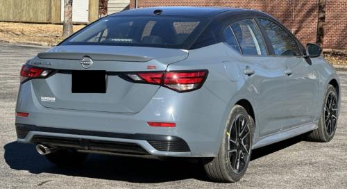 Photo of a 2024-2025 Nissan Sentra in Super Black on Atlantic Gray Metallic (paint color code XKY)