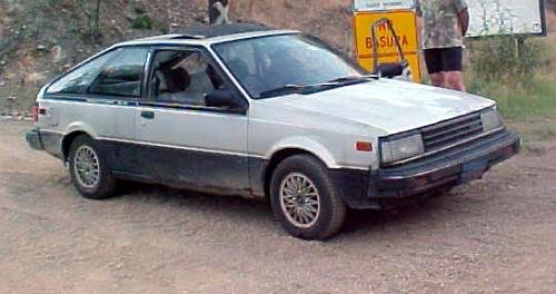 Photo of a 1985-1986 Nissan Sentra in Light Pewter Metallic on Thunder Black (paint color code 365)