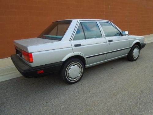 Photo of a 1987 Nissan Sentra in Platinum Metallic (paint color code 006)