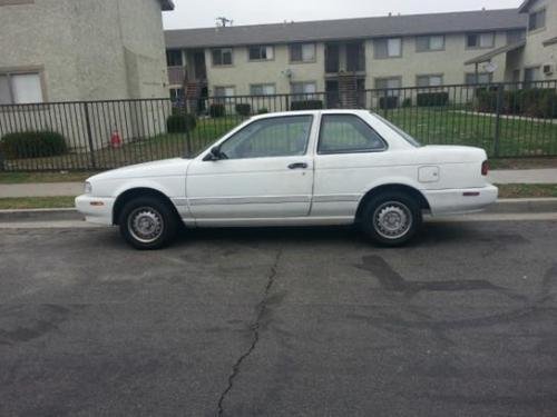 Photo of a 1991 Nissan Sentra in Vail White (paint color code 531