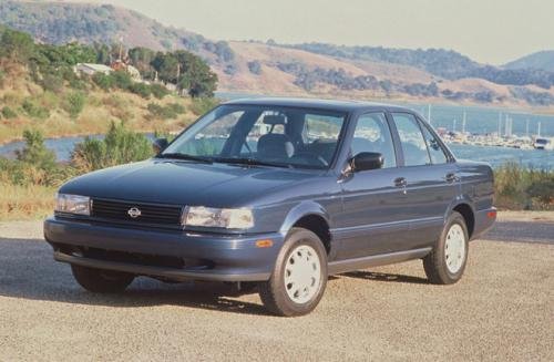 Photo of a 1994 Nissan Sentra in Sapphire Blue (paint color code TK3