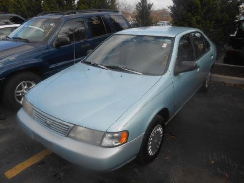 Photo of a 1995 Nissan Sentra in Silver Mint (paint color code BN5)