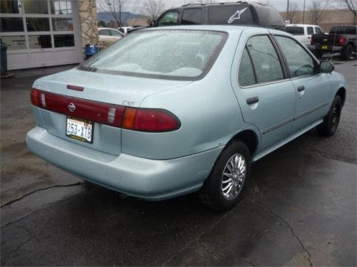 Photo of a 1995-1997 Nissan Sentra in Silver Mint (paint color code BN5)