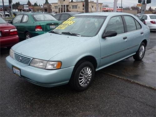 Photo of a 1995-1997 Nissan Sentra in Silver Mint (paint color code BN5)